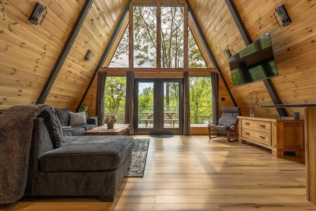 Valhalla Cabins Aframes With Hot Tubs & Sauna Cosby エクステリア 写真