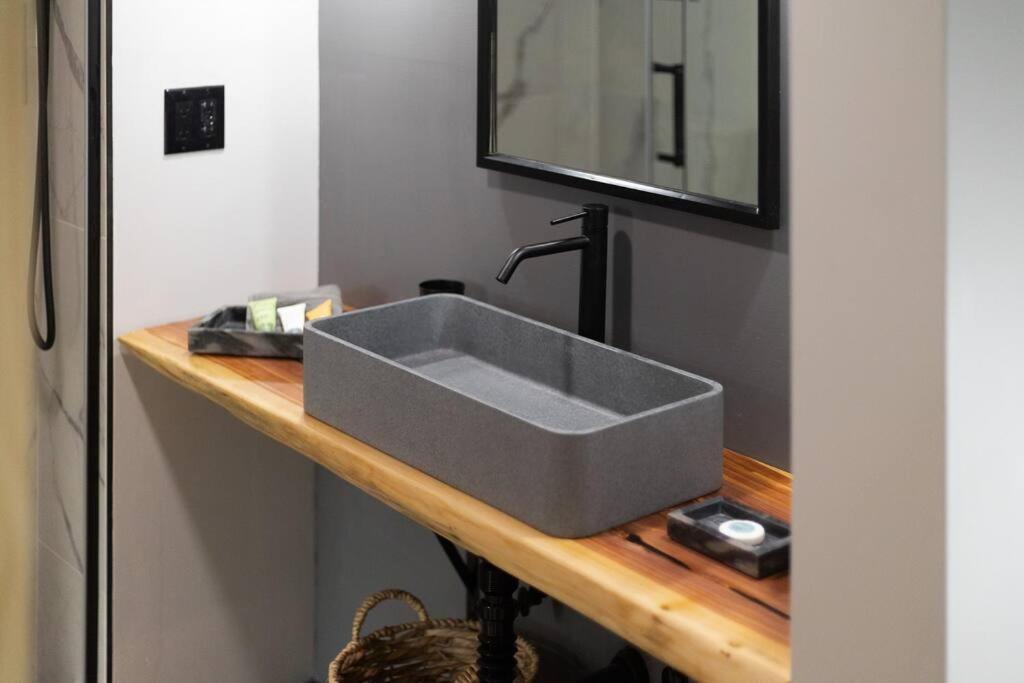 Valhalla Cabins Aframes With Hot Tubs & Sauna Cosby エクステリア 写真
