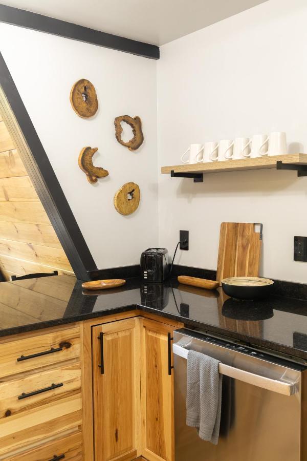 Valhalla Cabins Aframes With Hot Tubs & Sauna Cosby エクステリア 写真