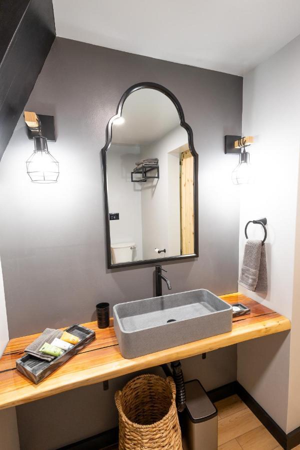 Valhalla Cabins Aframes With Hot Tubs & Sauna Cosby エクステリア 写真