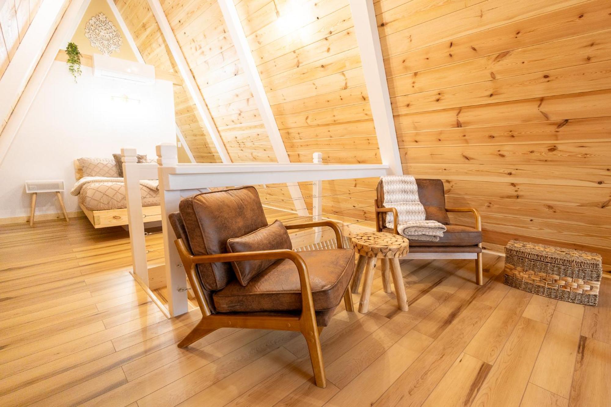 Valhalla Cabins Aframes With Hot Tubs & Sauna Cosby エクステリア 写真