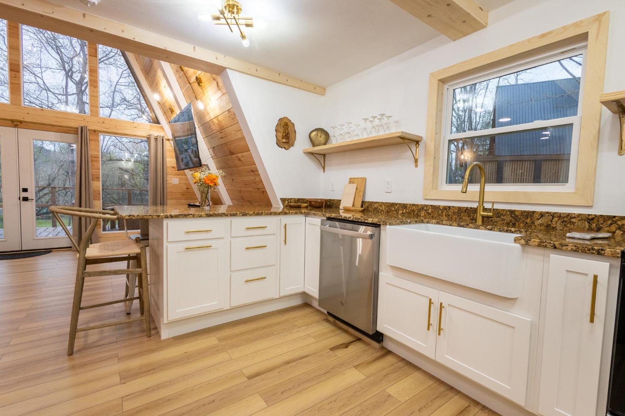 Valhalla Cabins Aframes With Hot Tubs & Sauna Cosby エクステリア 写真